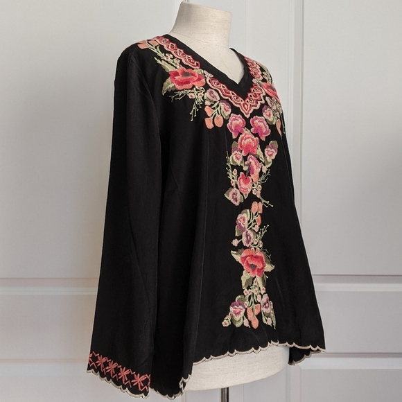 Boho Floral Embroidered Blouse V-Neck Long Wide Sleeves Multicolor Black M NWT - Picture 6 of 13